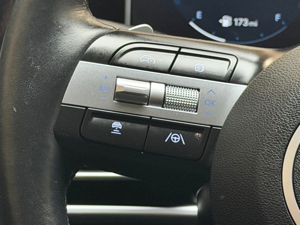 Certified 2025 Hyundai Tucson Limited image 18