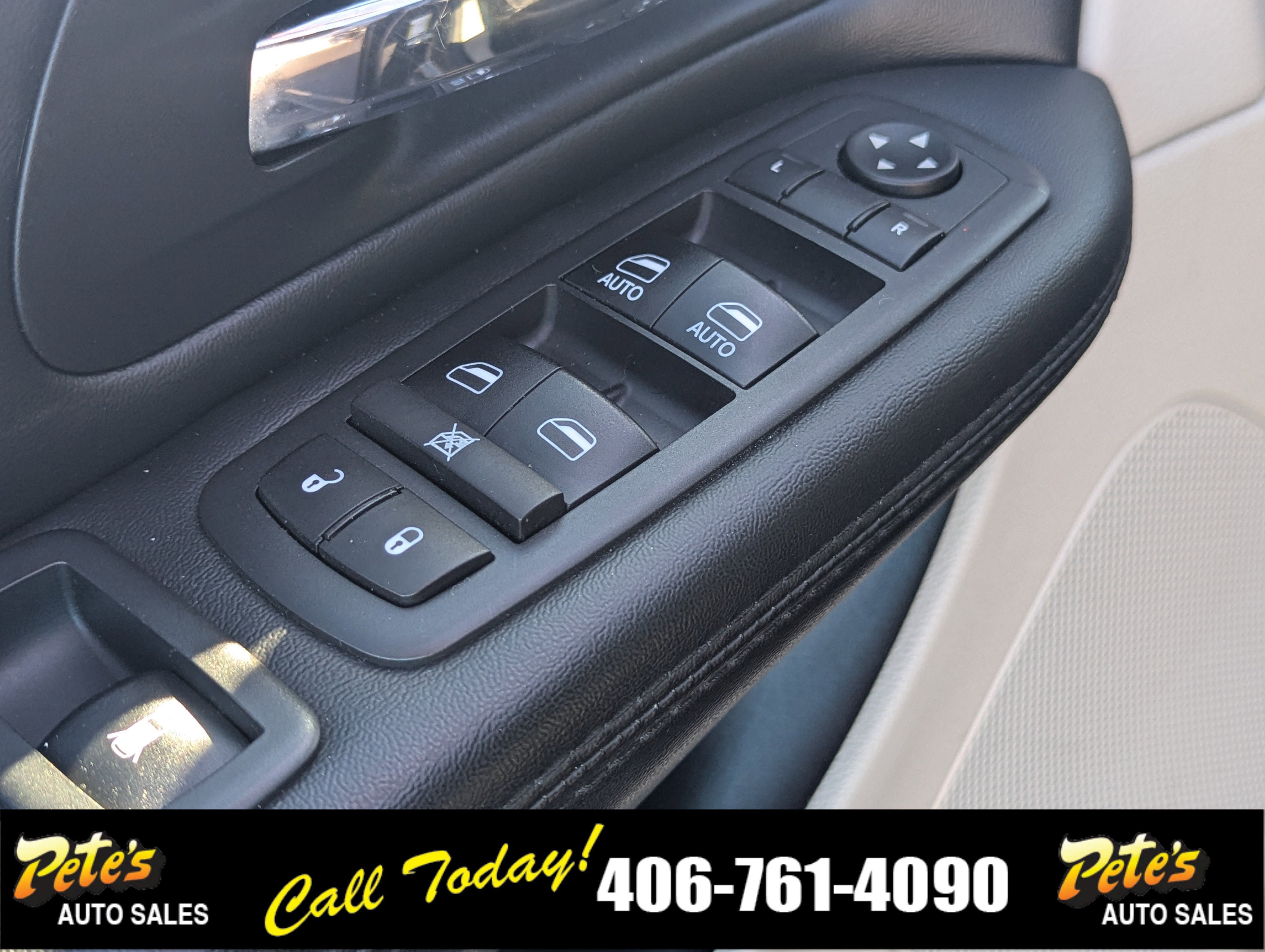 Used 2018 Dodge Grand Caravan SE w/ UConnect Hands-Free Group FWD image 19