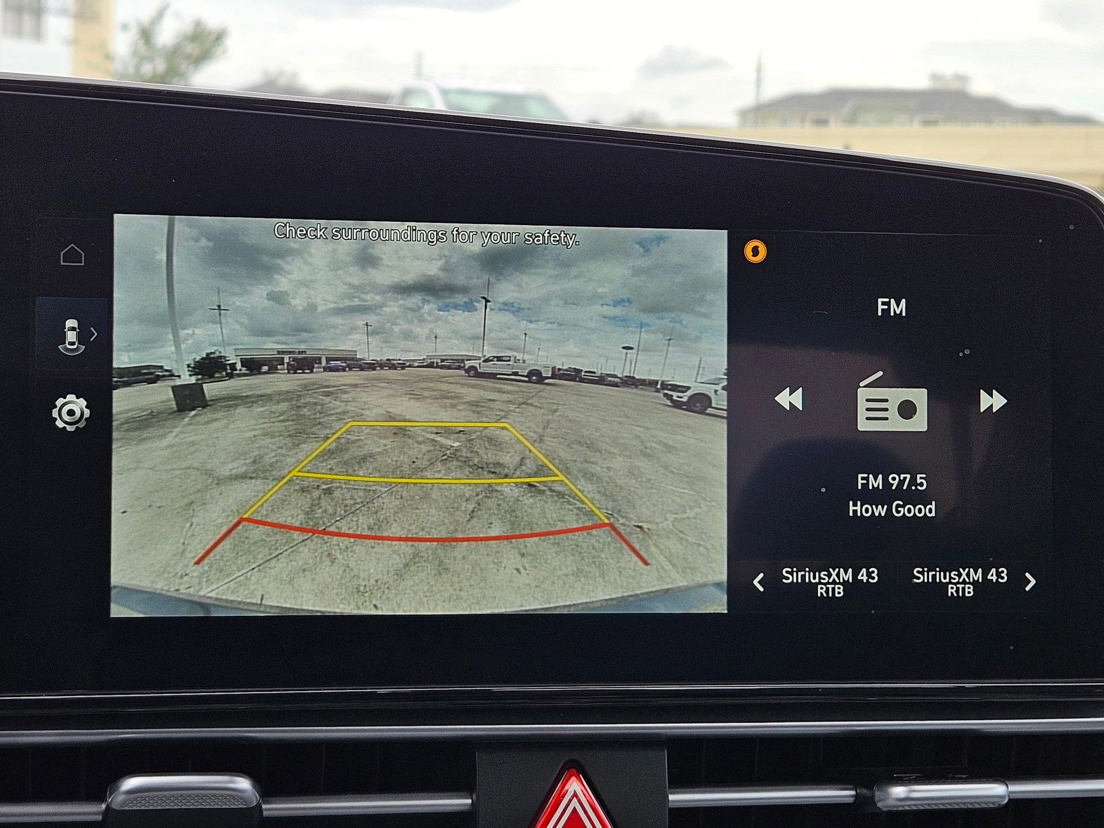 Used 2025 Hyundai Elantra SEL FWD image 26