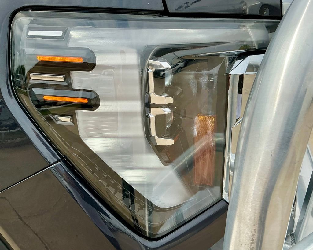 Used 2024 GMC Sierra 3500 SLT w/ SLT Premium Package image 8