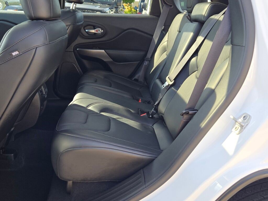 Used 2022 Jeep Cherokee Limited w/ Mopar Interior Package image 18