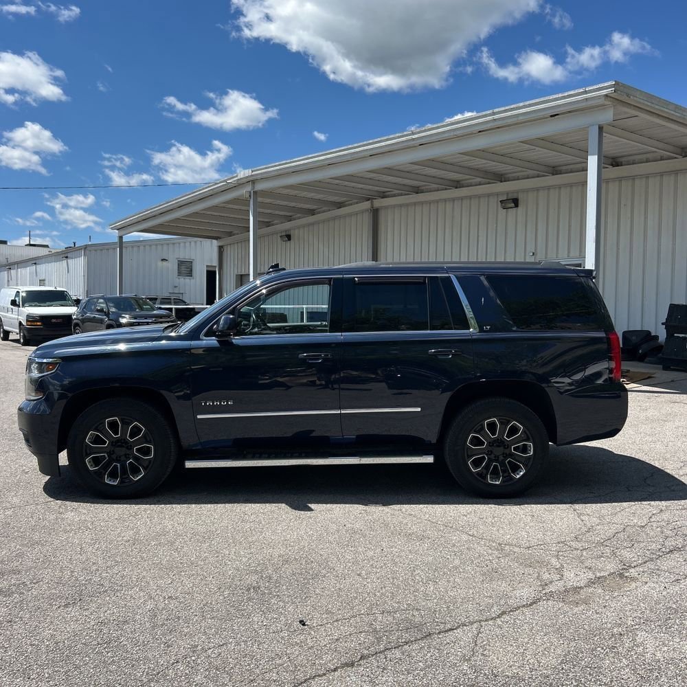 Used 2018 Chevrolet Tahoe LT w/ LT Signature Package AWD/4WD image 4