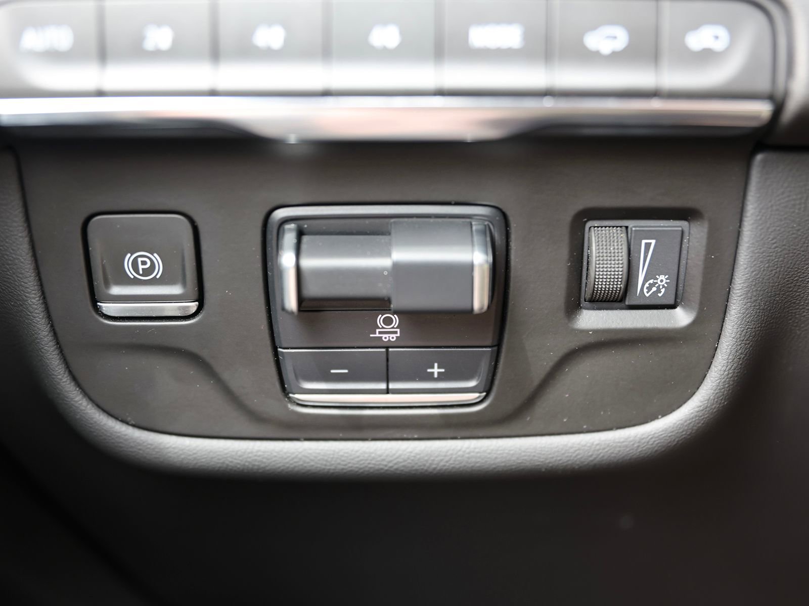 Used 2023 Cadillac Escalade ESV Sport w/ LPO, ONYX Package AWD/4WD image 39