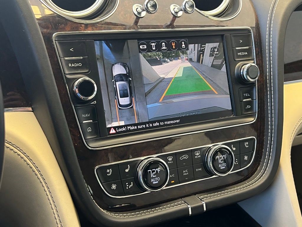 Used 2017 Bentley Bentayga AWD/4WD image 30