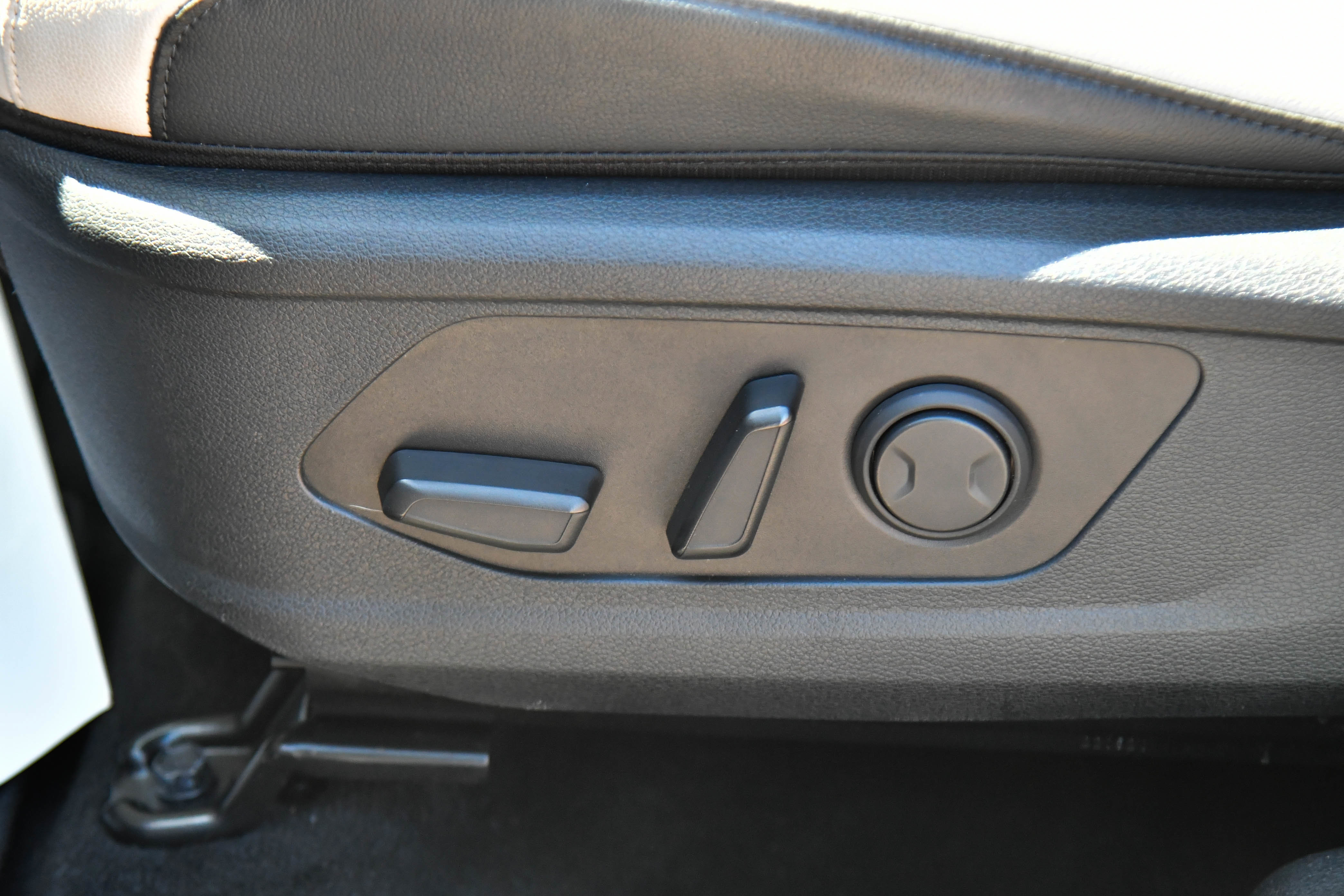 Used 2023 Kia Sportage EX FWD image 17