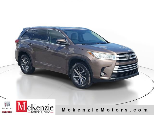 Used 2018 Toyota Highlander XLE FWD image 1
