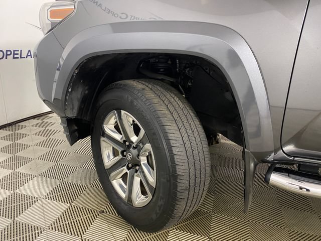 Used 2017 Toyota Tacoma Limited w/ Tow Package AWD/4WD image 23