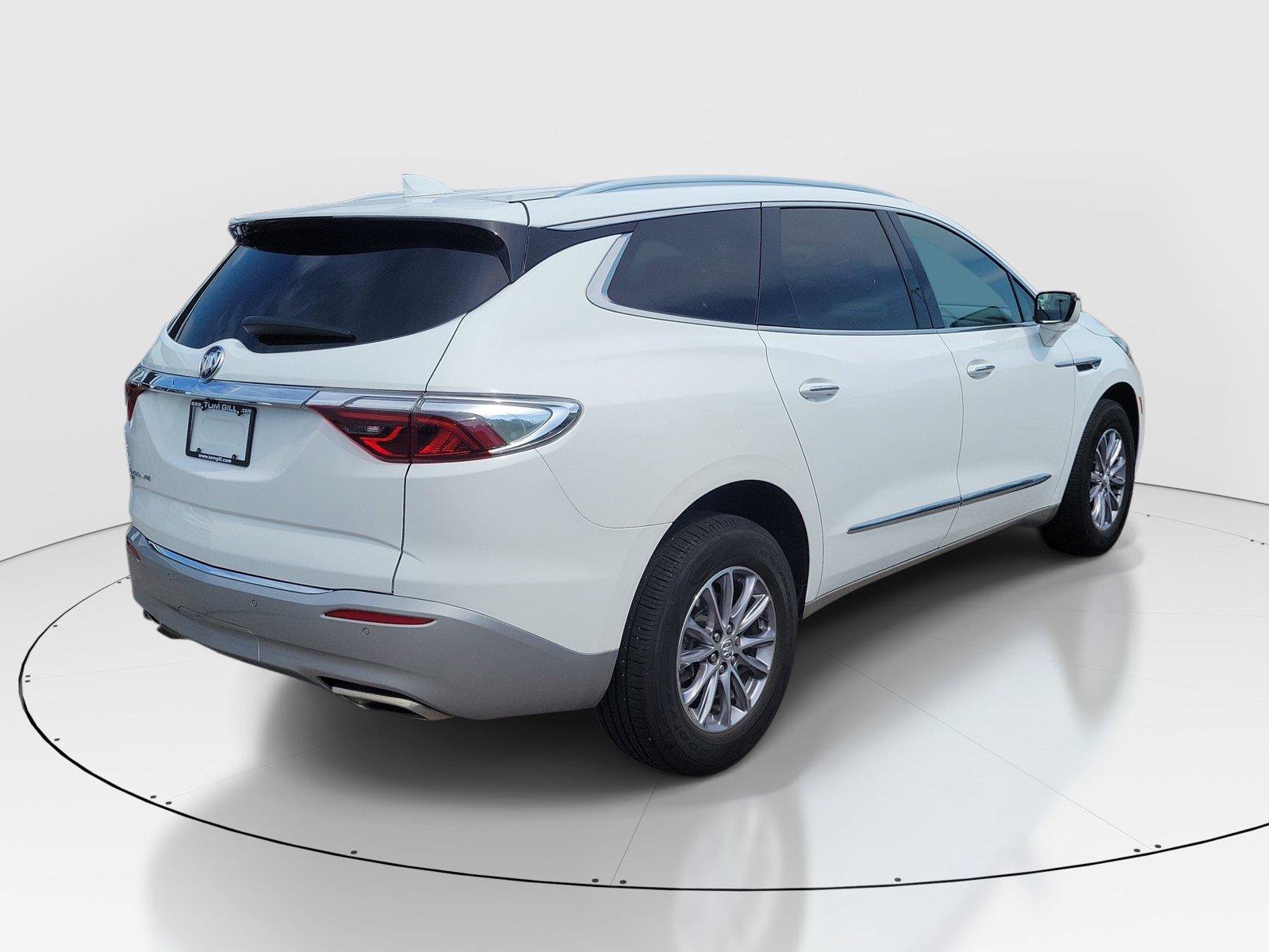 Used 2023 Buick Enclave Essence AWD/4WD image 4