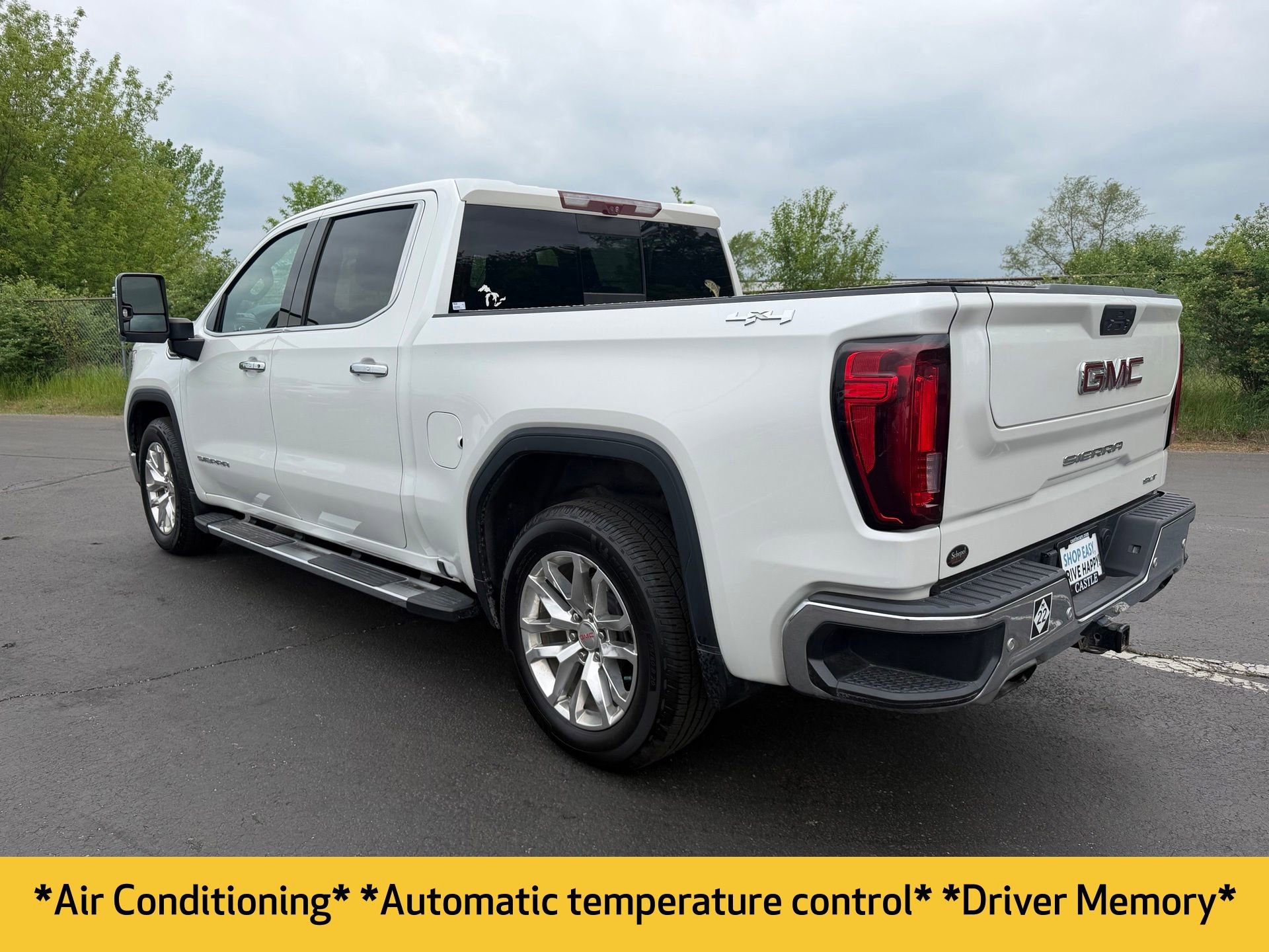 Used 2021 GMC Sierra 1500 SLT w/ SLT Premium Plus Package AWD/4WD image 11