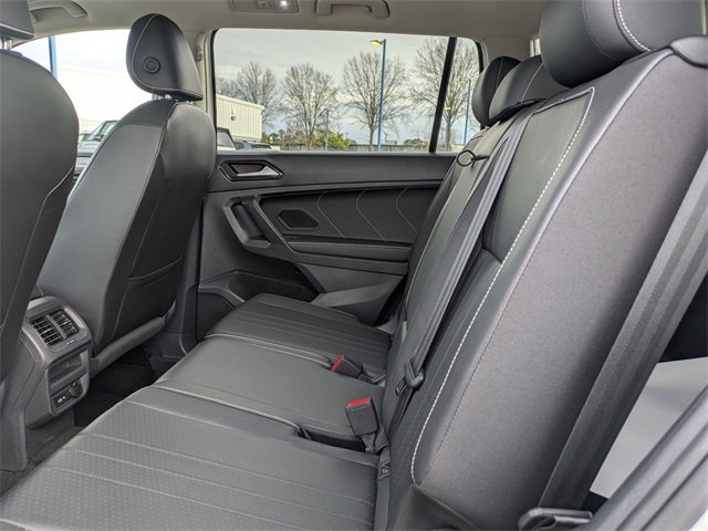 Certified 2023 Volkswagen Tiguan SE w/ Panoramic Sunroof Package image 15