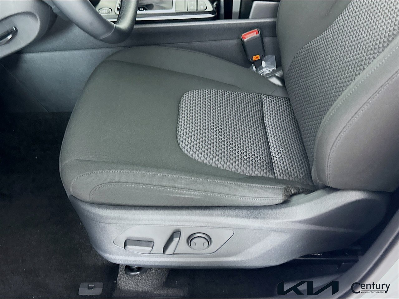 New 2026 Kia Sportage LX w/ LX Convenience Package FWD image 16