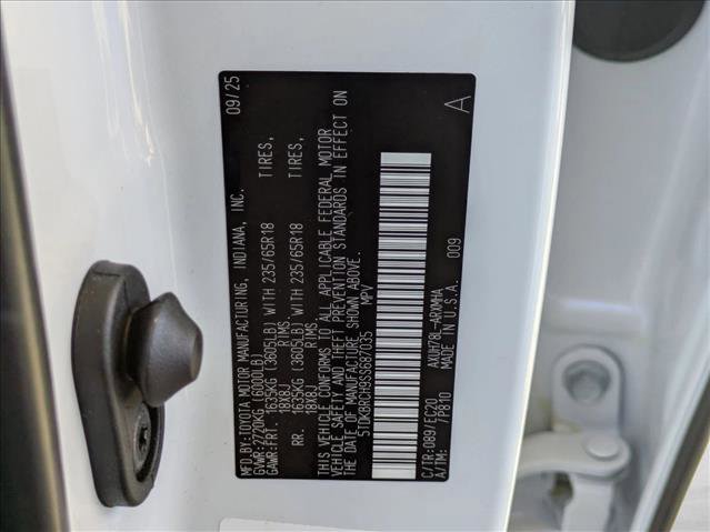 New 2025 Toyota Highlander XLE image 18