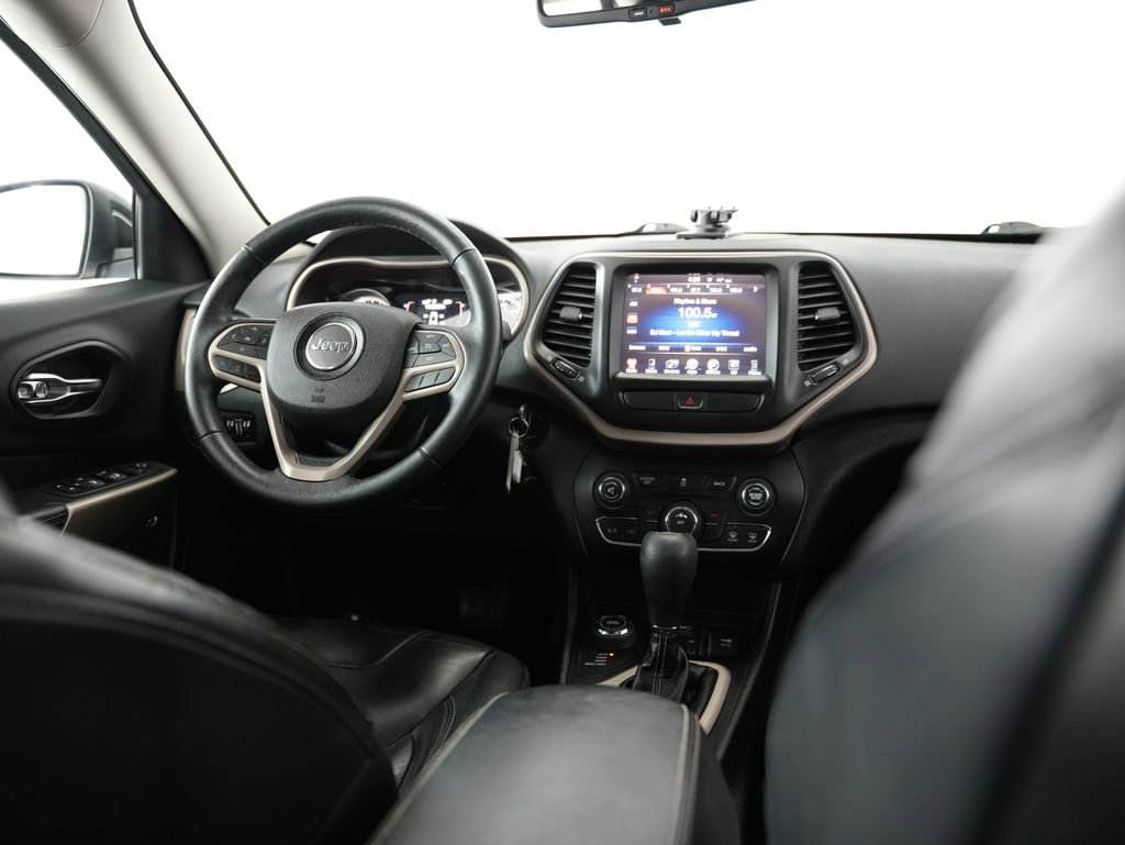 Used 2017 Jeep Cherokee Latitude w/ True North Edition image 10