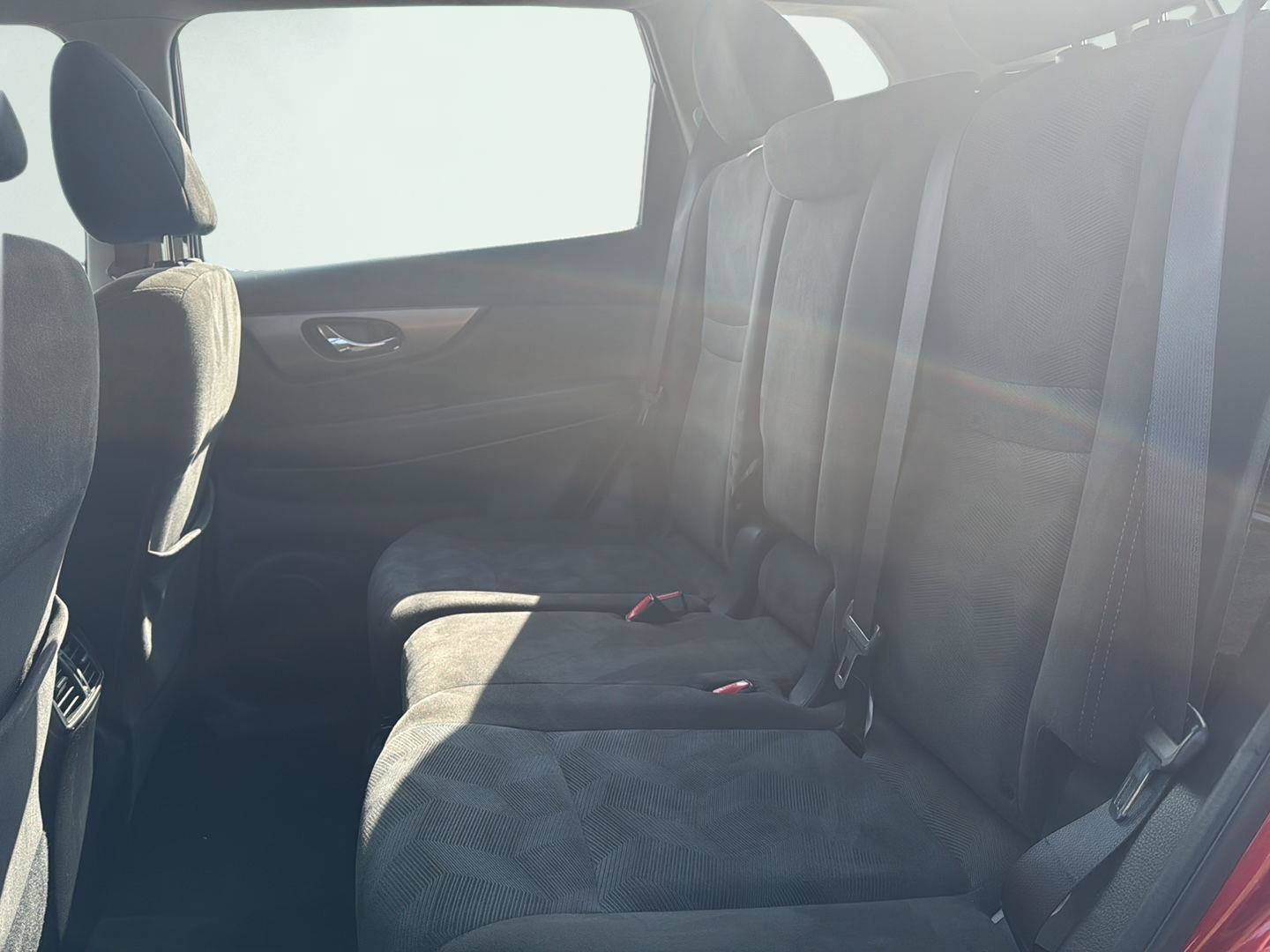 Used 2015 Nissan Rogue S AWD/4WD image 3