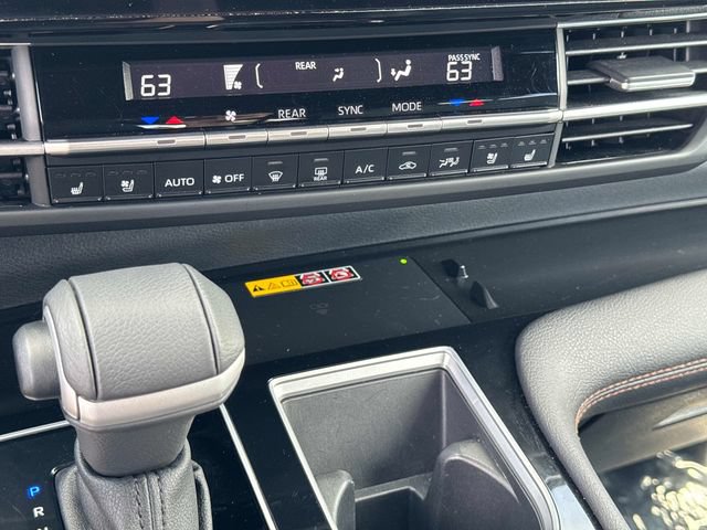 Used 2025 Toyota Sienna Platinum AWD/4WD image 24