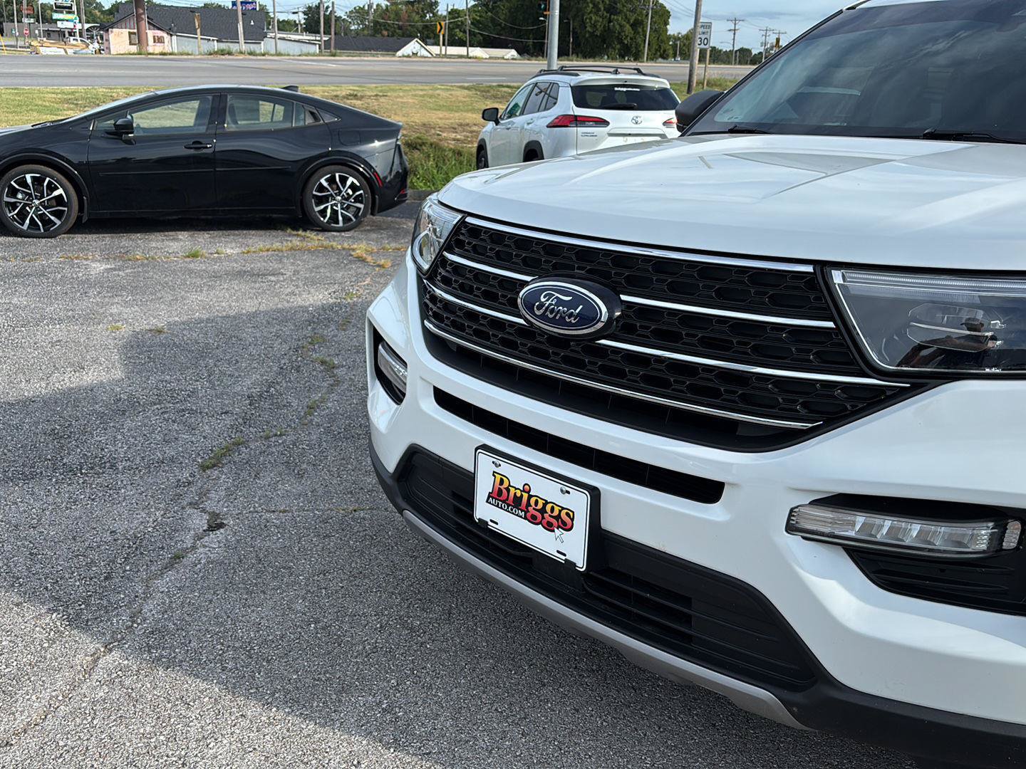 Used 2021 Ford Explorer XLT w/ Equipment Group 202A AWD/4WD image 30