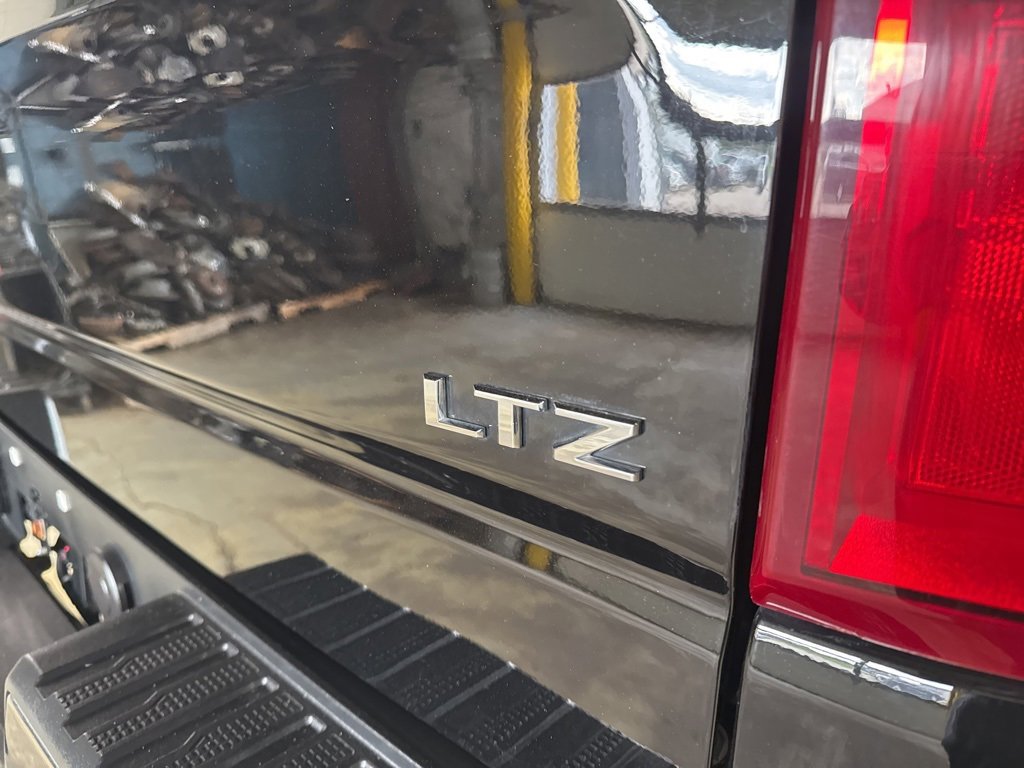 Used 2020 Chevrolet Silverado 1500 LTZ w/ LTZ Premium Package image 14