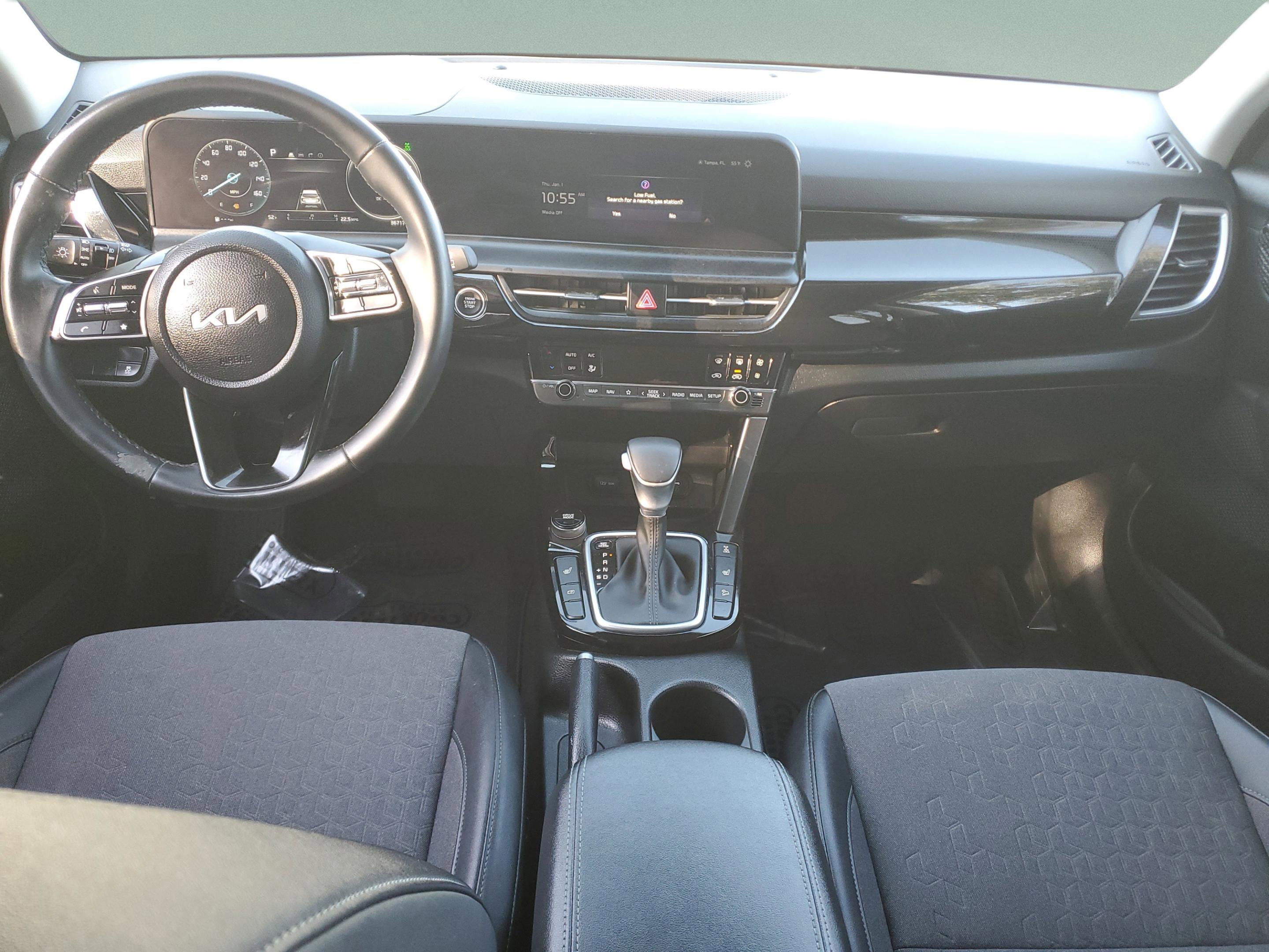 Certified 2024 Kia Seltos X-Line image 13