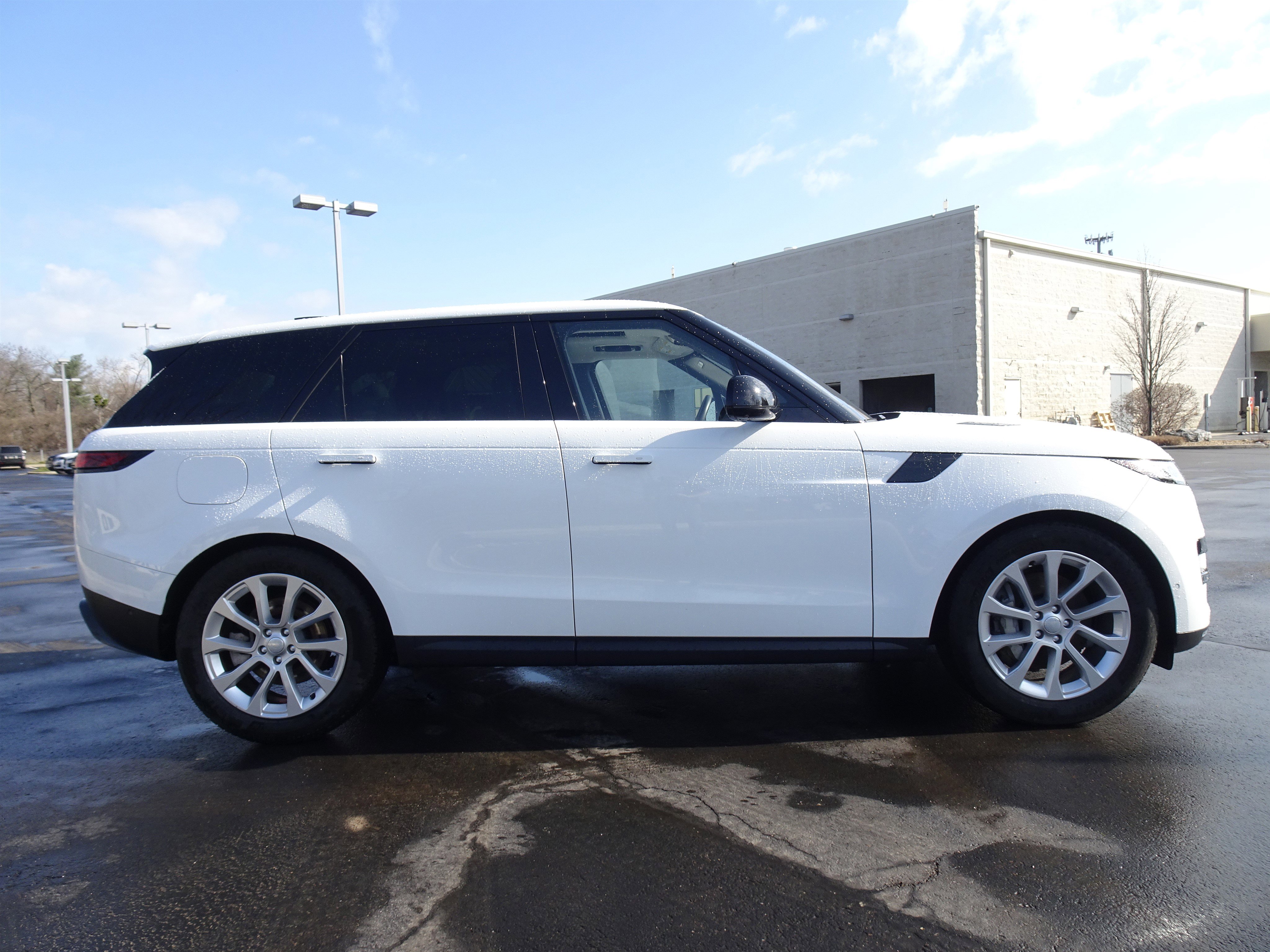 Certified 2023 Land Rover Range Rover Sport SE image 10