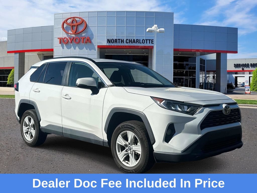 Used 2020 Toyota RAV4 XLE FWD image 1