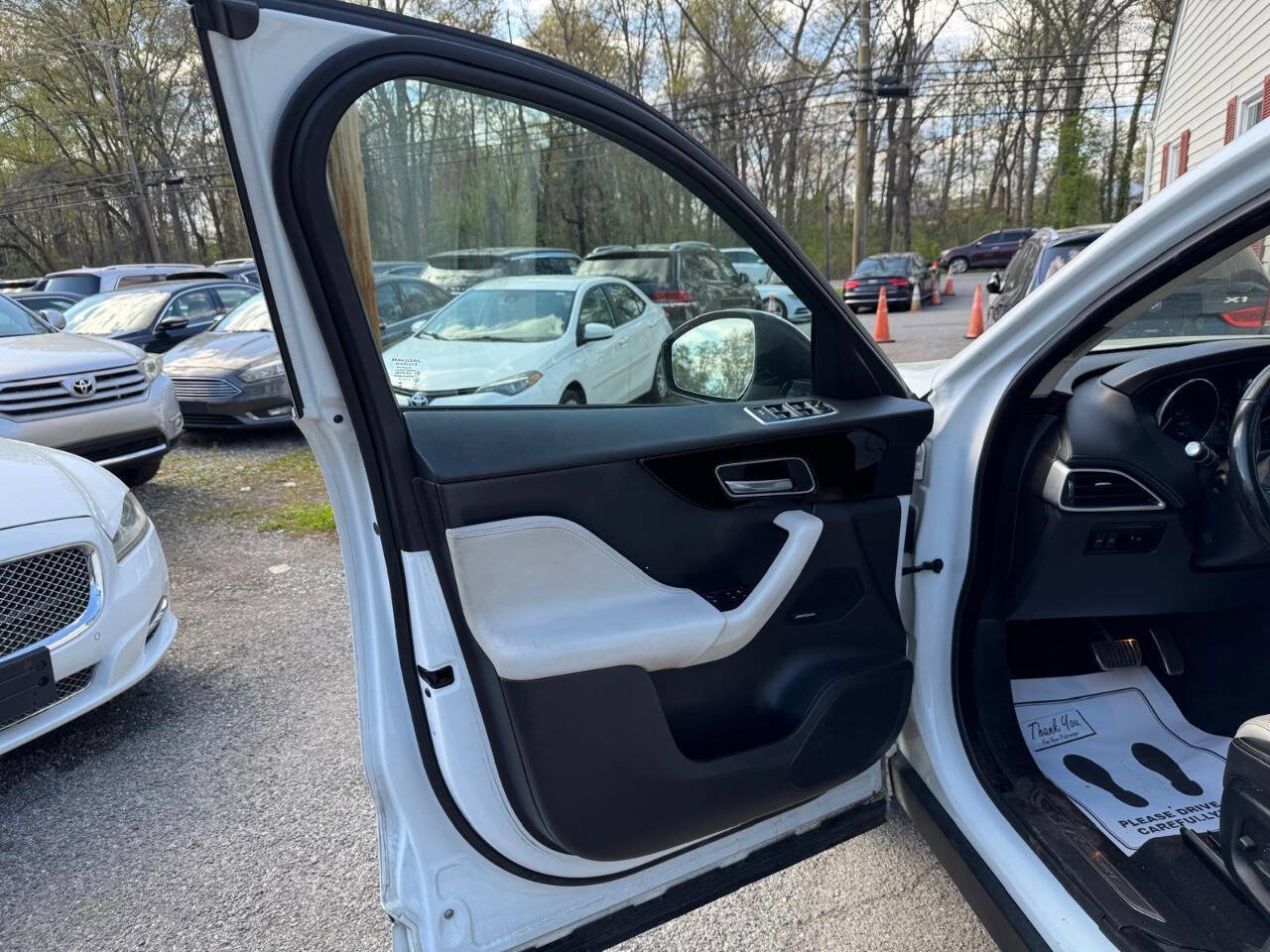 Used 2017 Jaguar F-PACE R-Sport image 36