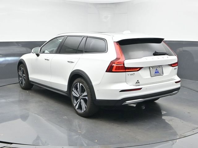 Used 2024 Volvo V60 B5 Cross Country Plus image 6