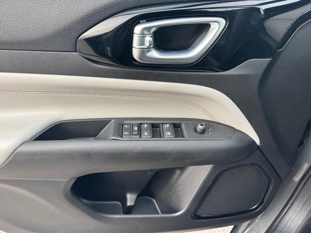 Used 2023 Jeep Compass Limited image 21