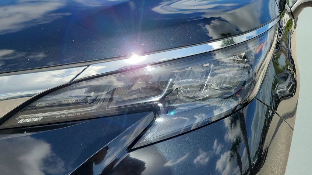 Certified 2024 Toyota Sienna XLE FWD image 25