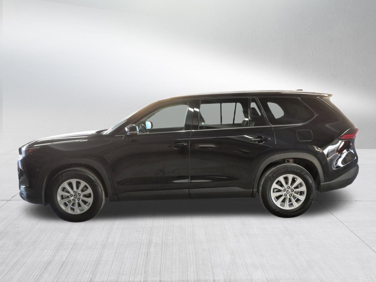 Certified 2025 Toyota Grand Highlander AWD image 5