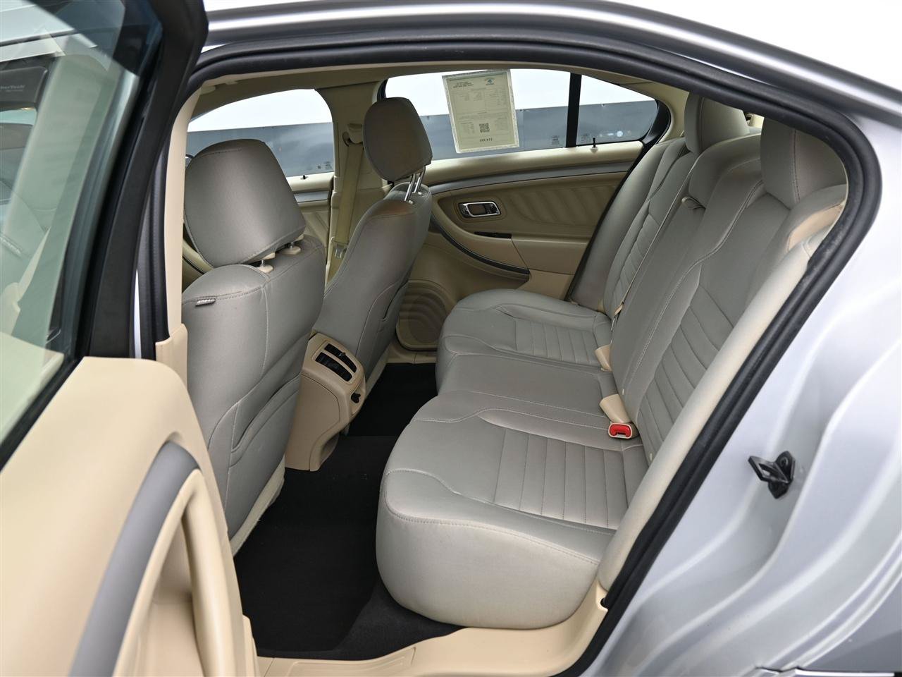 Used 2019 Ford Taurus SE FWD image 10