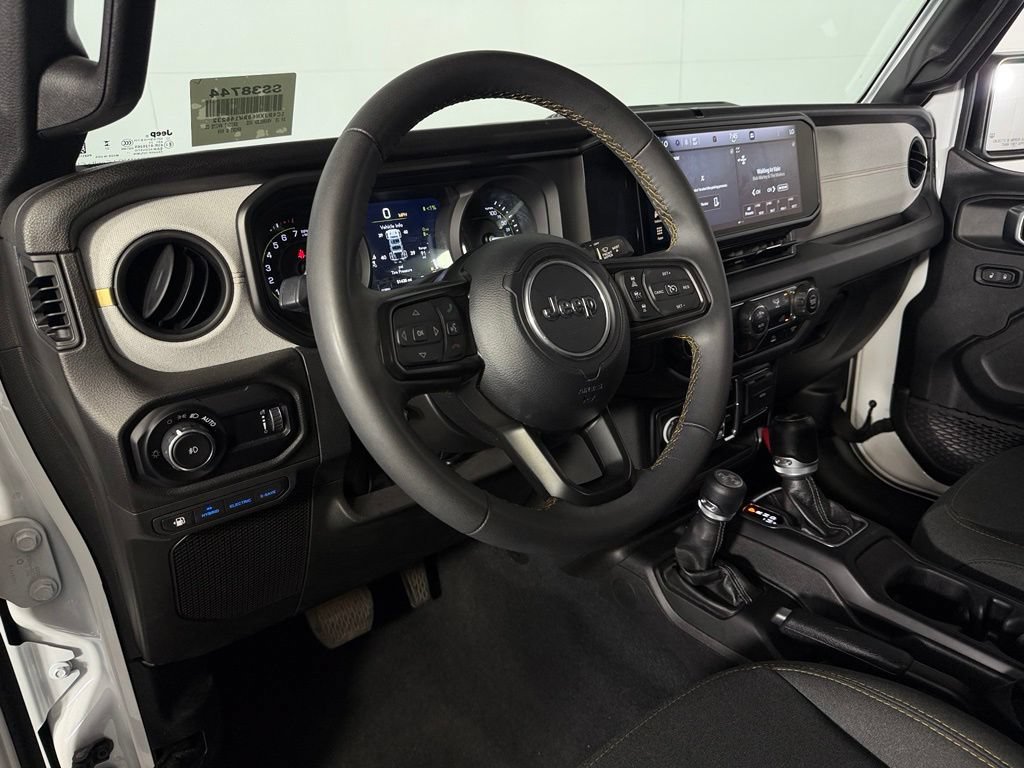 Used 2024 Jeep Wrangler Unlimited AWD/4WD image 20