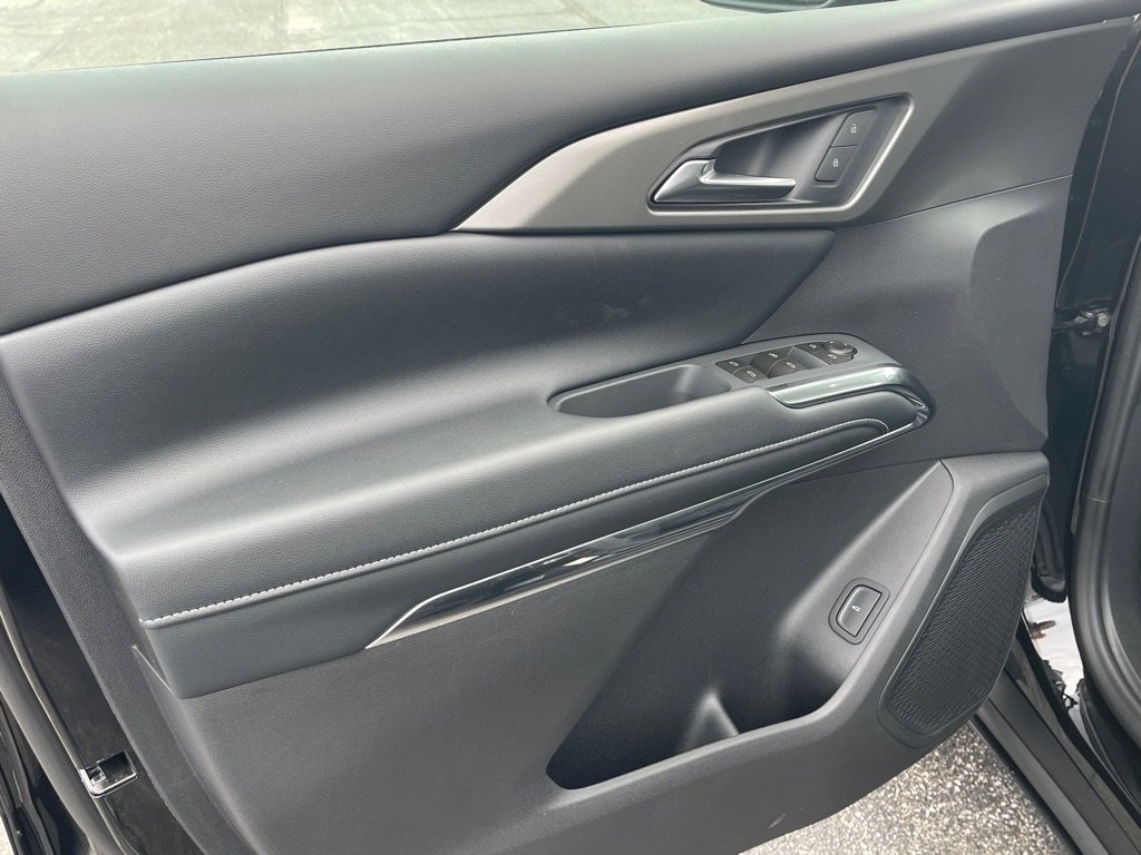 New 2026 Chevrolet Traverse LT w/ Driver Confidence Package image 3