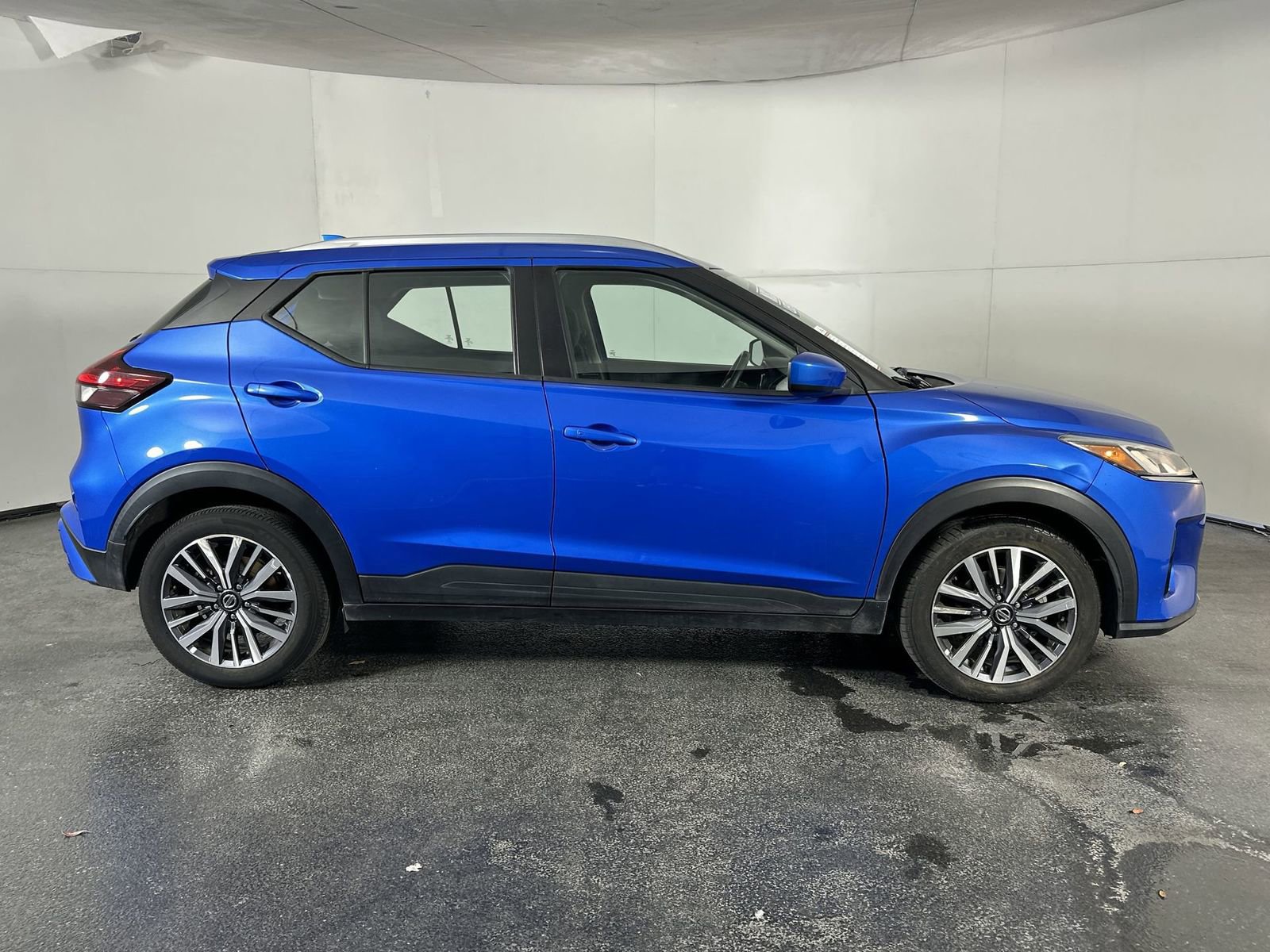 Certified 2021 Nissan Kicks SV image 9