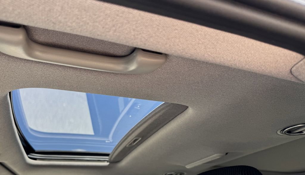 Used 2024 Kia EV9 Land AWD/4WD image 16