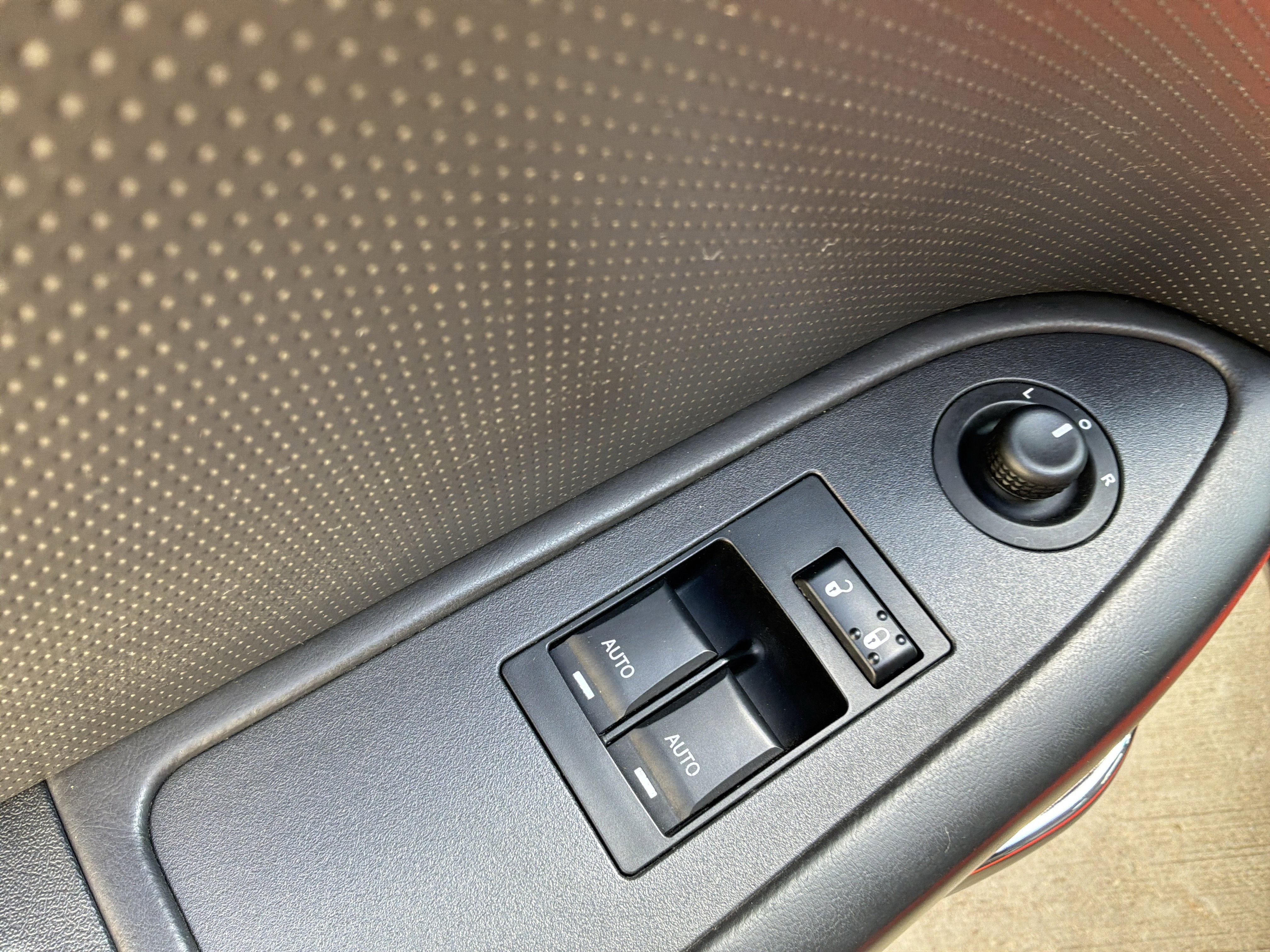 Used 2010 Dodge Challenger R/T image 15