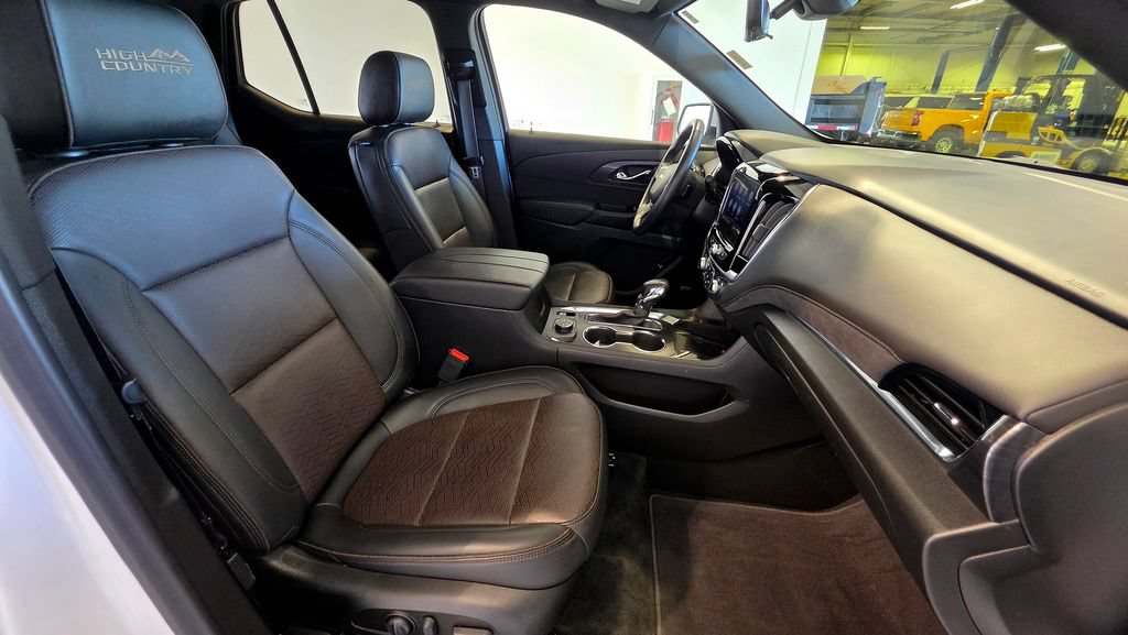 Used 2023 Chevrolet Traverse High Country AWD/4WD image 64