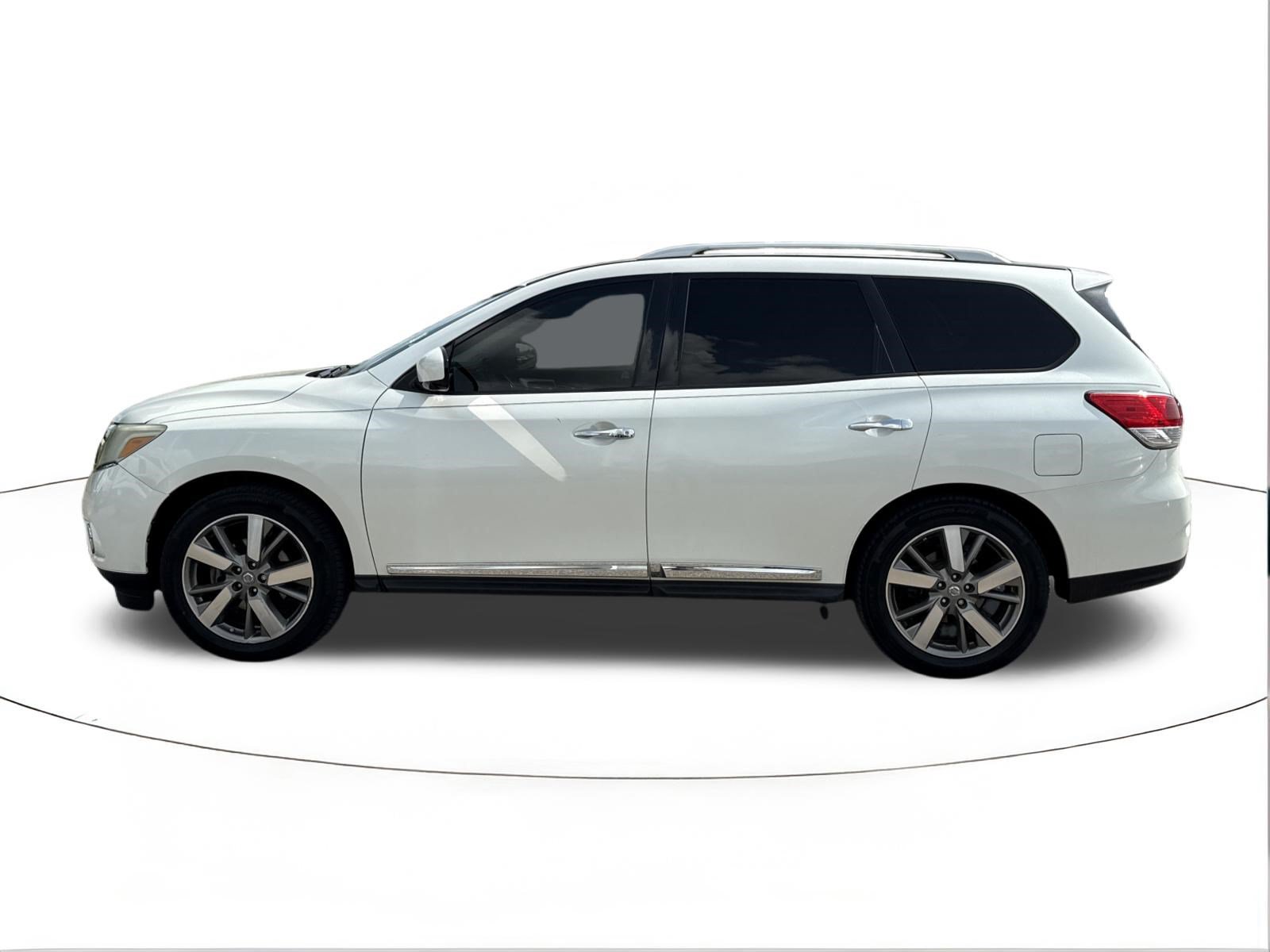 Used 2015 Nissan Pathfinder Platinum FWD image 6