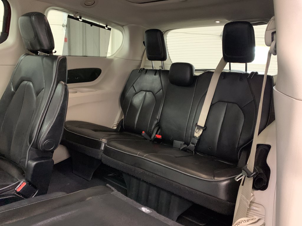 Used 2019 Chrysler Pacifica Limited FWD image 21