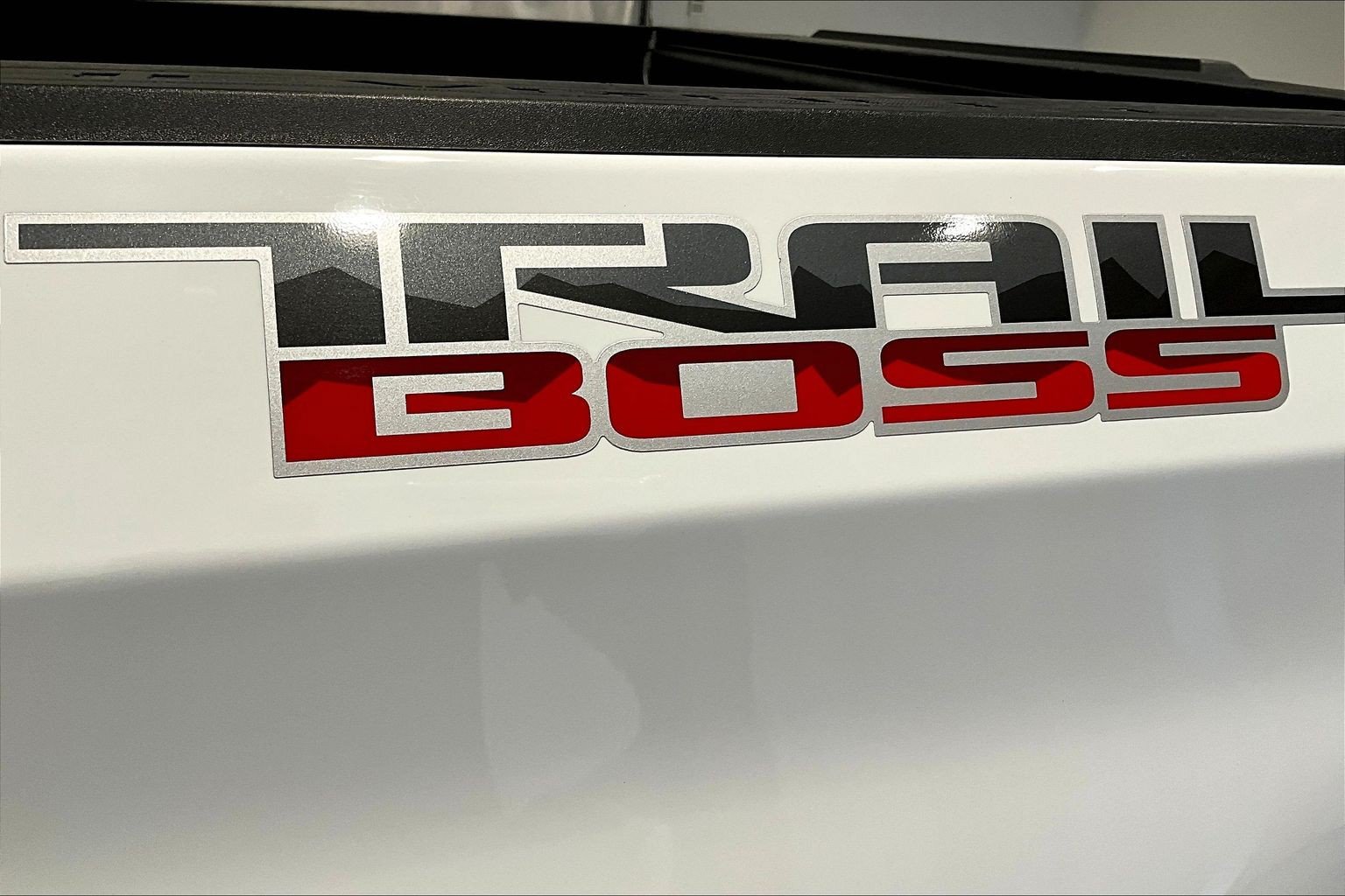 Used 2024 Chevrolet Silverado 1500 Custom Trail Boss AWD/4WD image 26