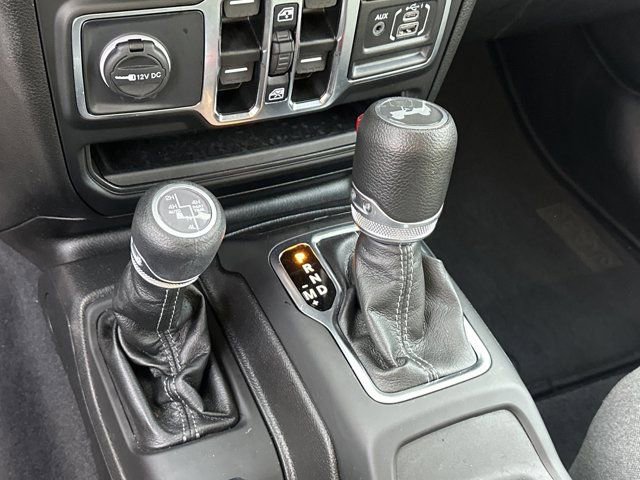 Certified 2025 Jeep Wrangler Unlimited Sahara w/ Safety Group image 31