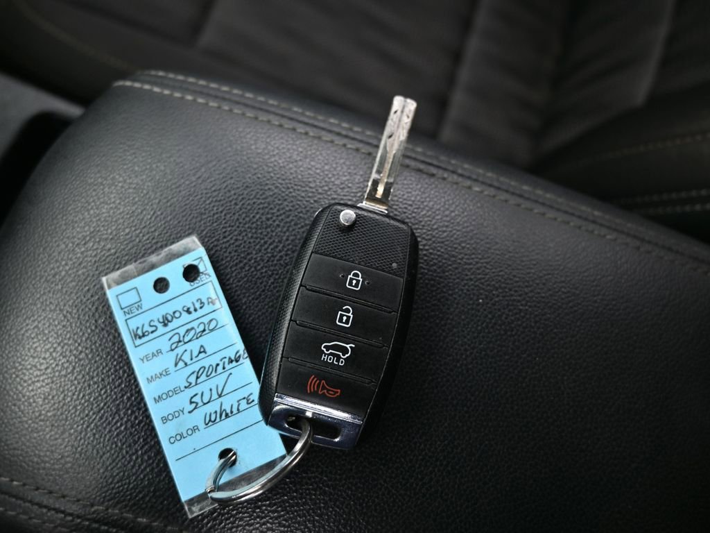 Used 2020 Kia Sportage LX image 18