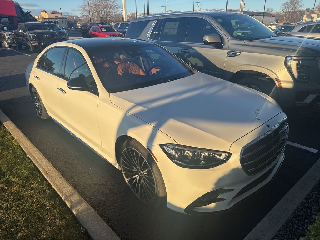 Used 2024 Mercedes-Benz S 580 4MATIC Sedan image 2