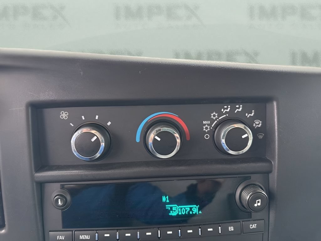 Used 2024 Chevrolet Express 3500 w/ Power Convenience Package RWD image 16