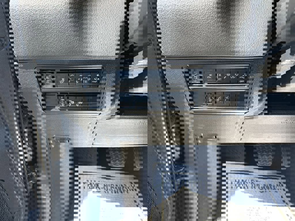 Used 2023 Toyota Tundra Limited w/ Power Package image 7