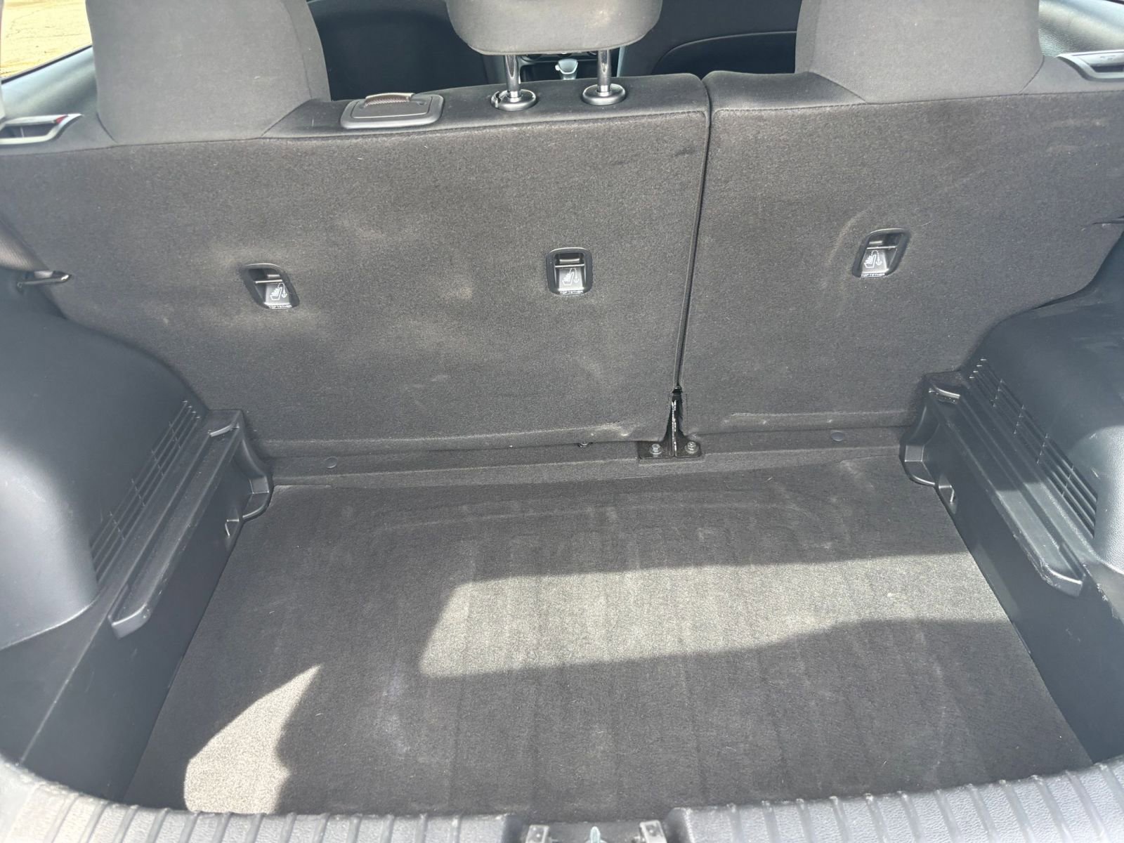 Used 2025 Kia Soul LX w/ LX Technology Package FWD image 29