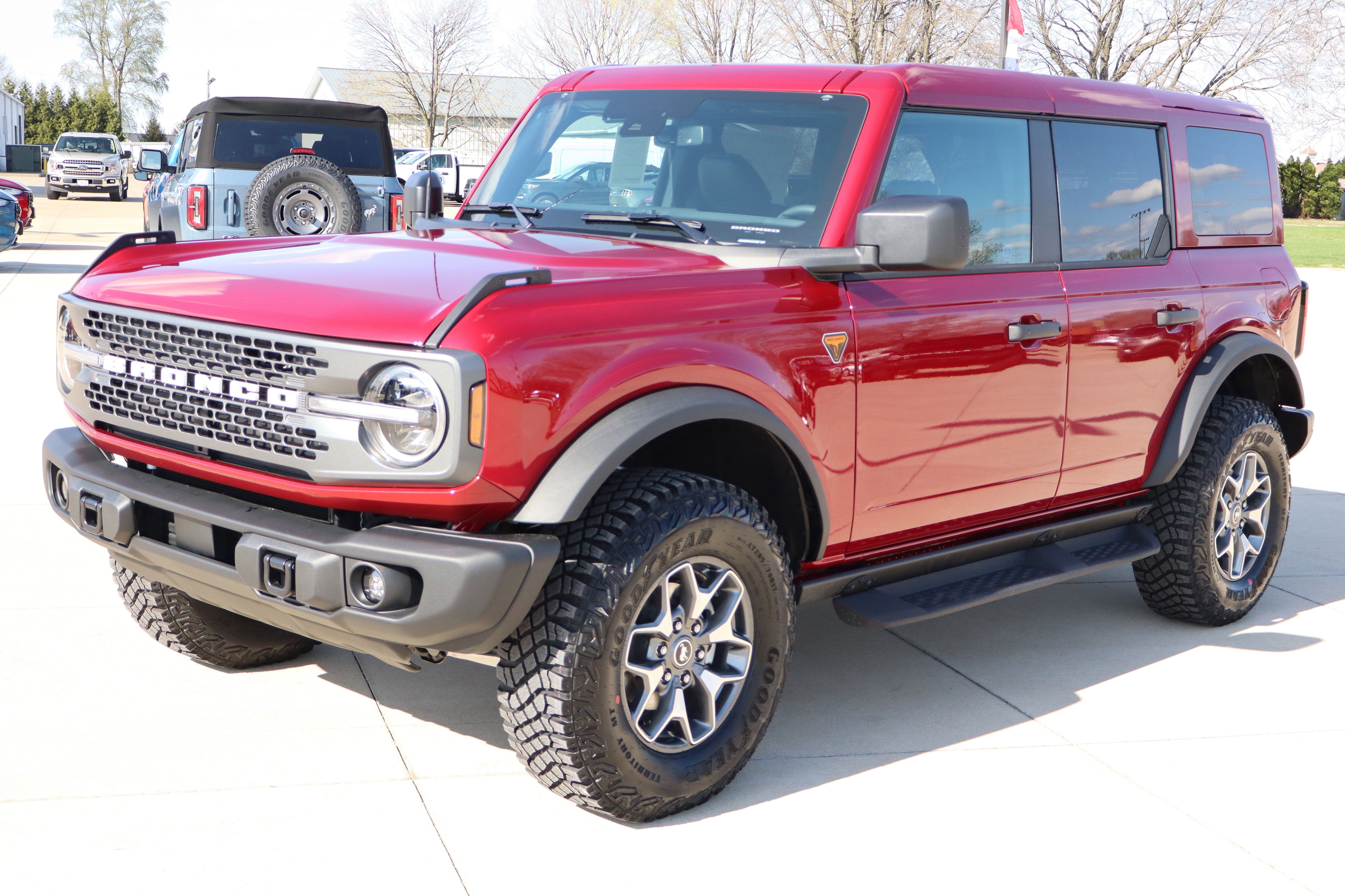 New 2025 Ford Bronco Badlands image 1