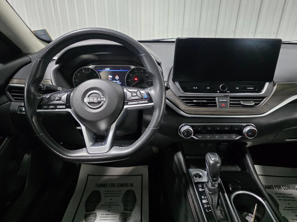 Used 2023 Nissan Altima 2.5 SV w/ SV Premium Package AWD/4WD image 8