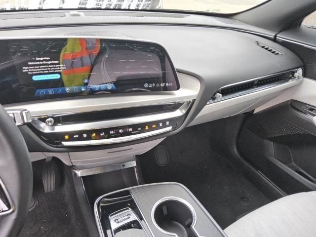 Used 2025 Cadillac Lyriq Luxury image 3