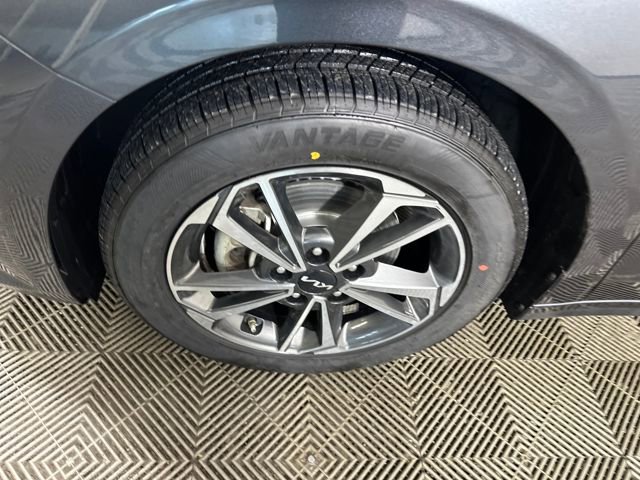 Used 2023 Kia Forte LXS w/ LXS Technology Package image 10