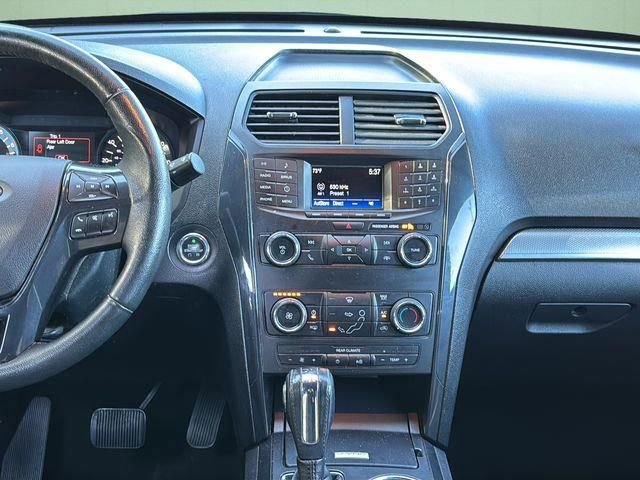 Used 2018 Ford Explorer XLT FWD image 19